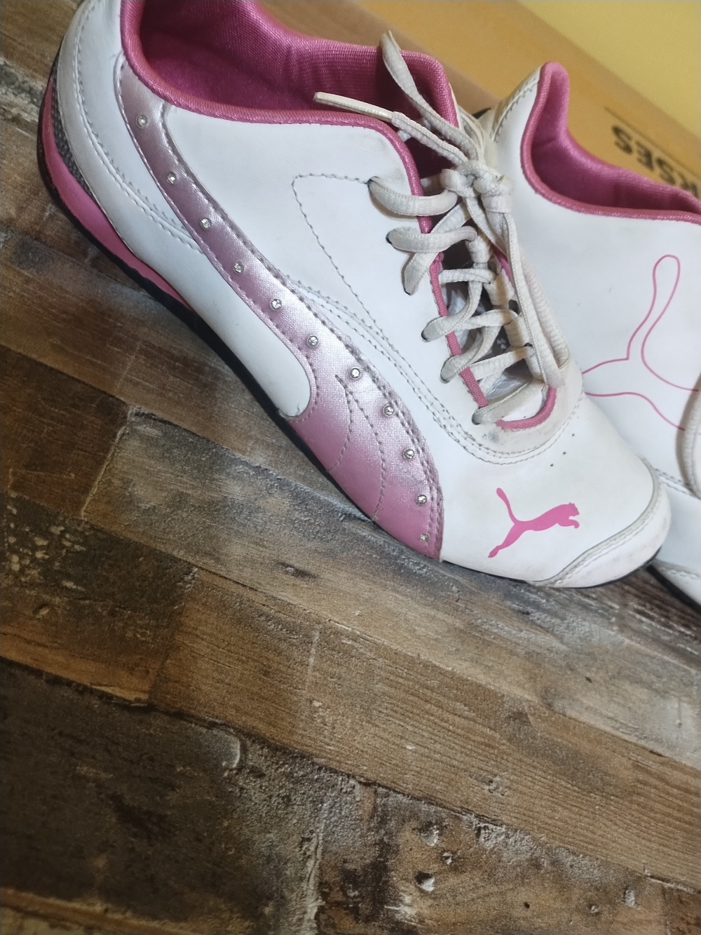 Puma Women's White and Pink Low-Top Sneakers - Picture 3 of 6